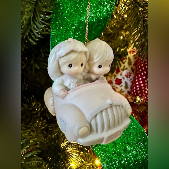 1990 Enesco Precious Moments Wedding Ornament - White and Cream - Picture 3 of 14